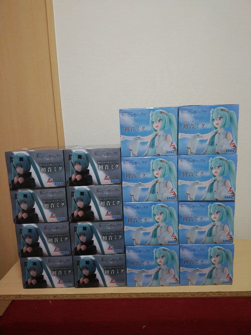 初音ミク フィギュア １６体セット。
