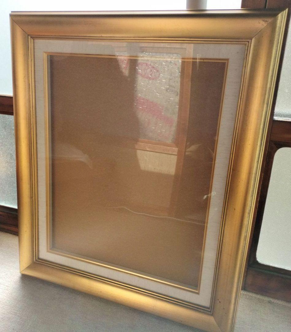 マットなゴールドの額縁　アンティーク雑貨