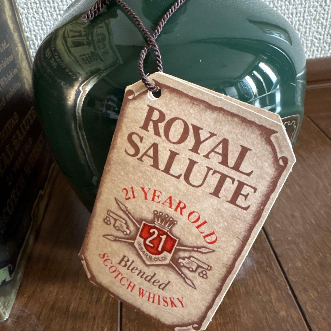 未開栓　ロイヤルサルート21年　青陶器　巾着付き　スコッチ　古酒