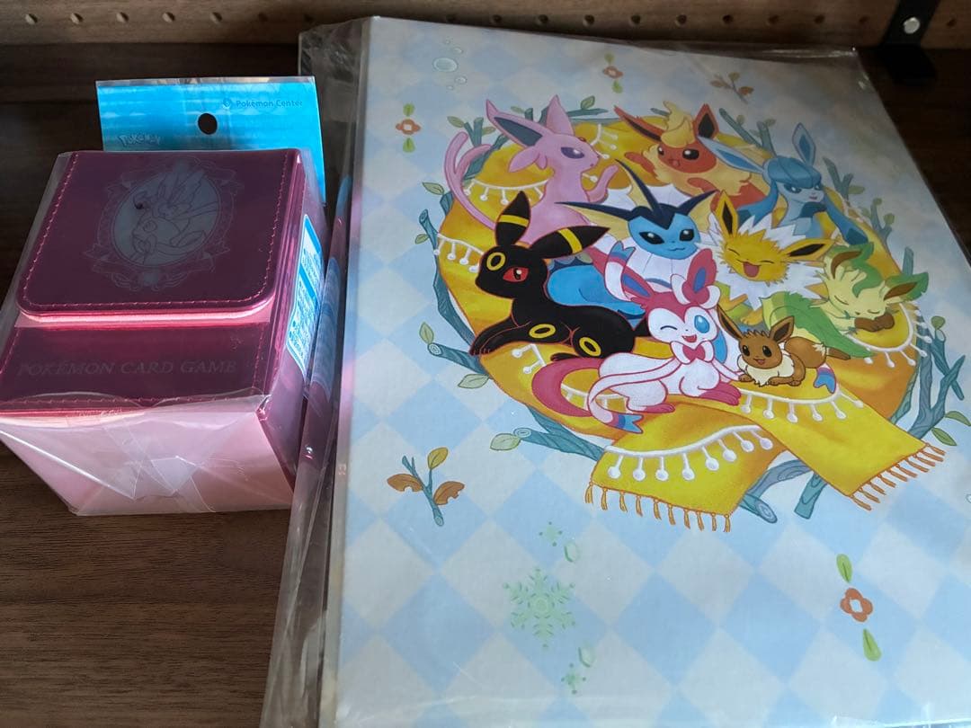 【新品未開封】コレクションファイル　イーブイズ　フリップデッキケース ニンフィア