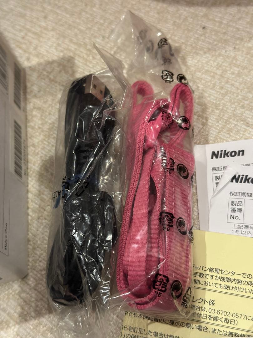 Nikon 1 J1 ピンク 標準ズームレンズキット カメラケース・ストラップ付