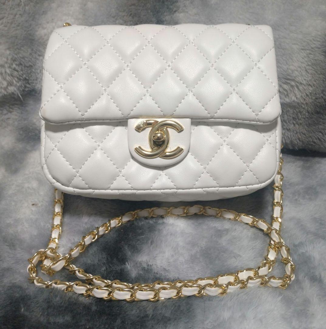 【タイムセール】CHANELノベルティ ホワイト キルティング ショルダーバッグ
