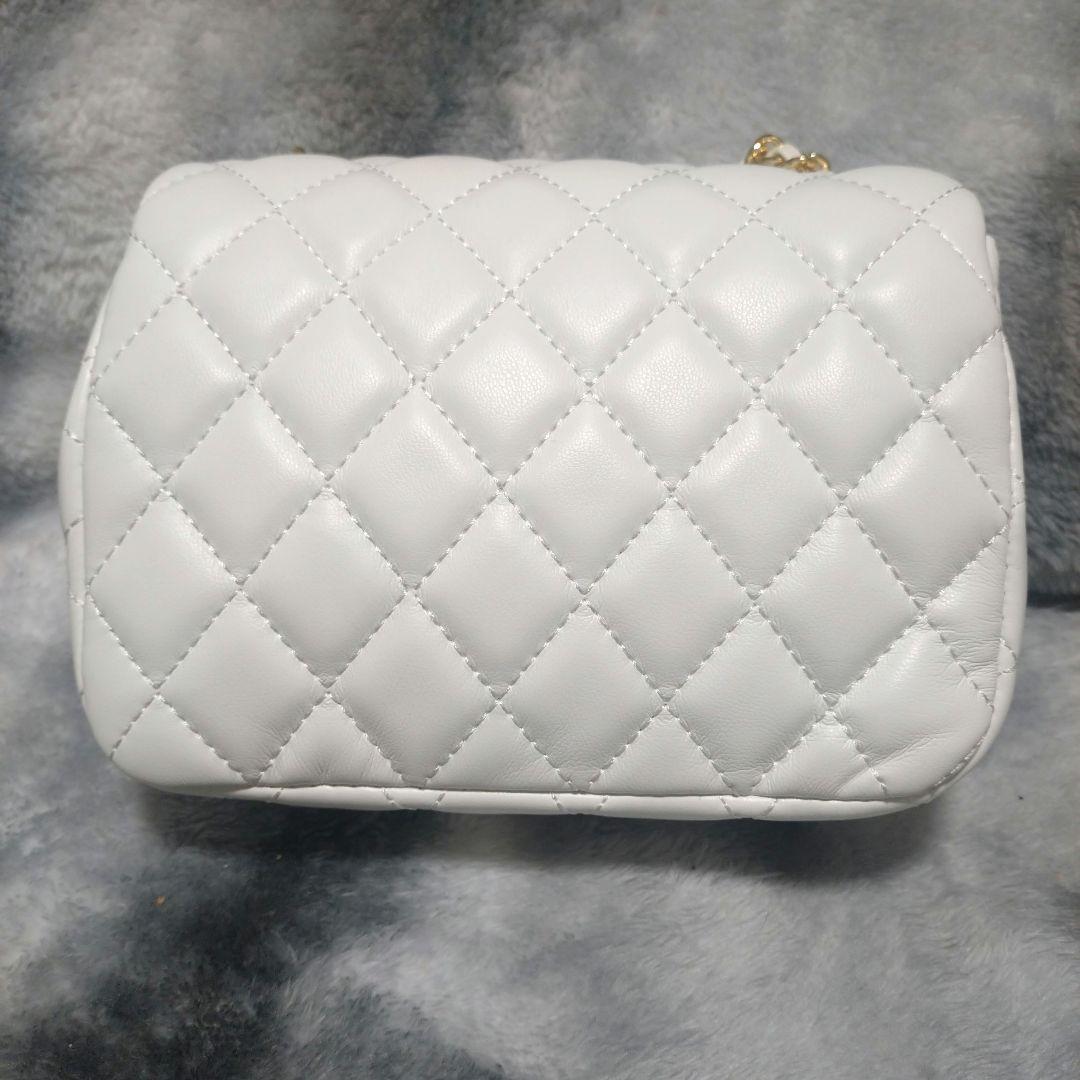 【タイムセール】CHANELノベルティ ホワイト キルティング ショルダーバッグ