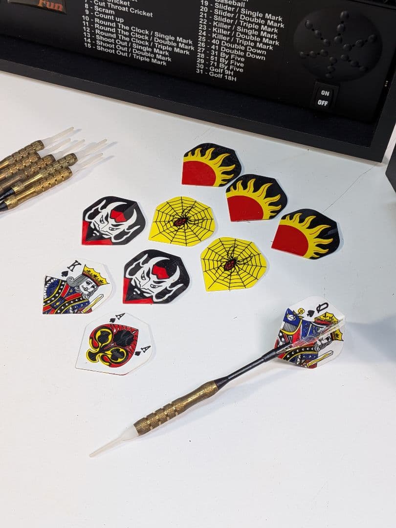 P847 【美品】電子ダーツボード KING'S HEAD 木製キャビネット付き