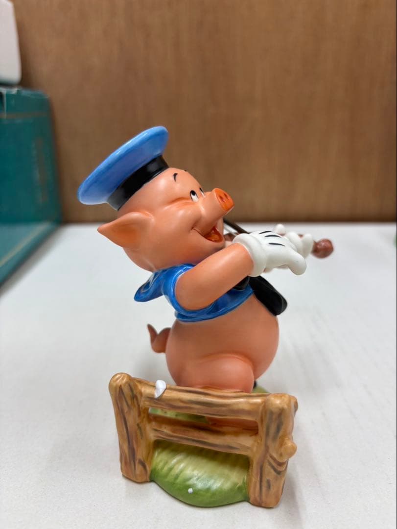 オオカミと三匹の子豚(赤頭巾) ディズニークラシックコレクション