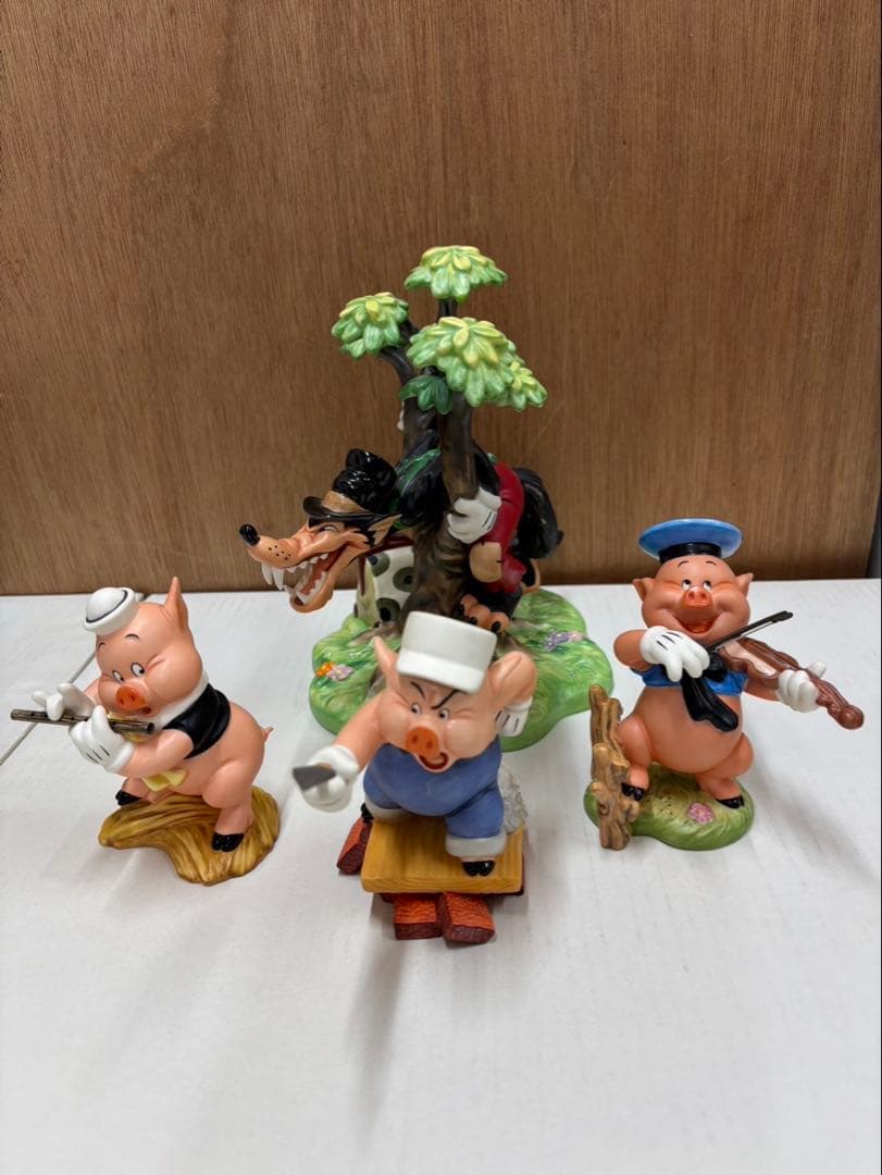 オオカミと三匹の子豚(赤頭巾) ディズニークラシックコレクション