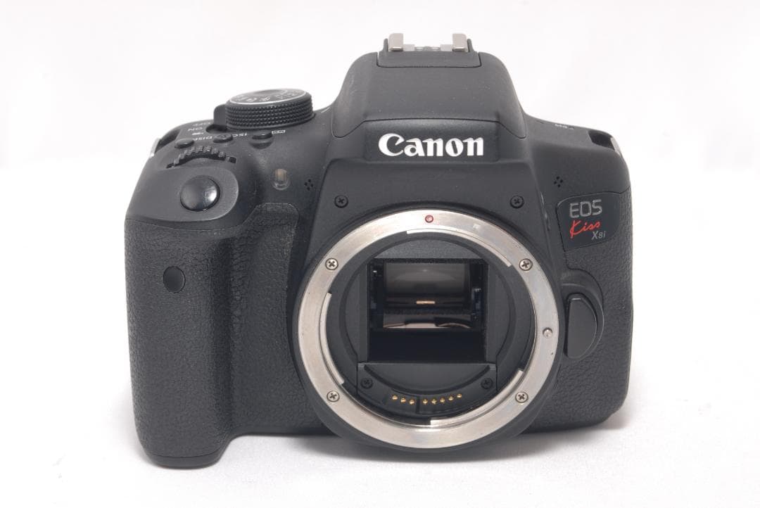⭐️高性能レンズ付き⭐️Canon Kiss X8i キャノン　デジタル一眼