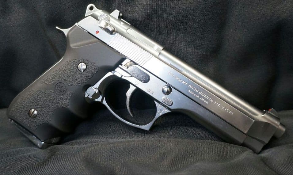 東京マルイ M92F ステンレス グリップ再塗装 社外ピストンカップ交換済 ②