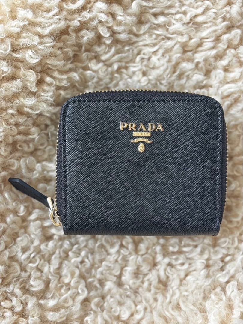 PRADA サフィアーノレザー 二つ折り財布 黒