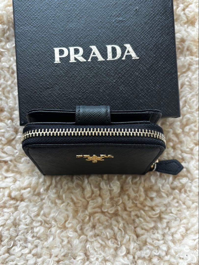 PRADA サフィアーノレザー 二つ折り財布 黒