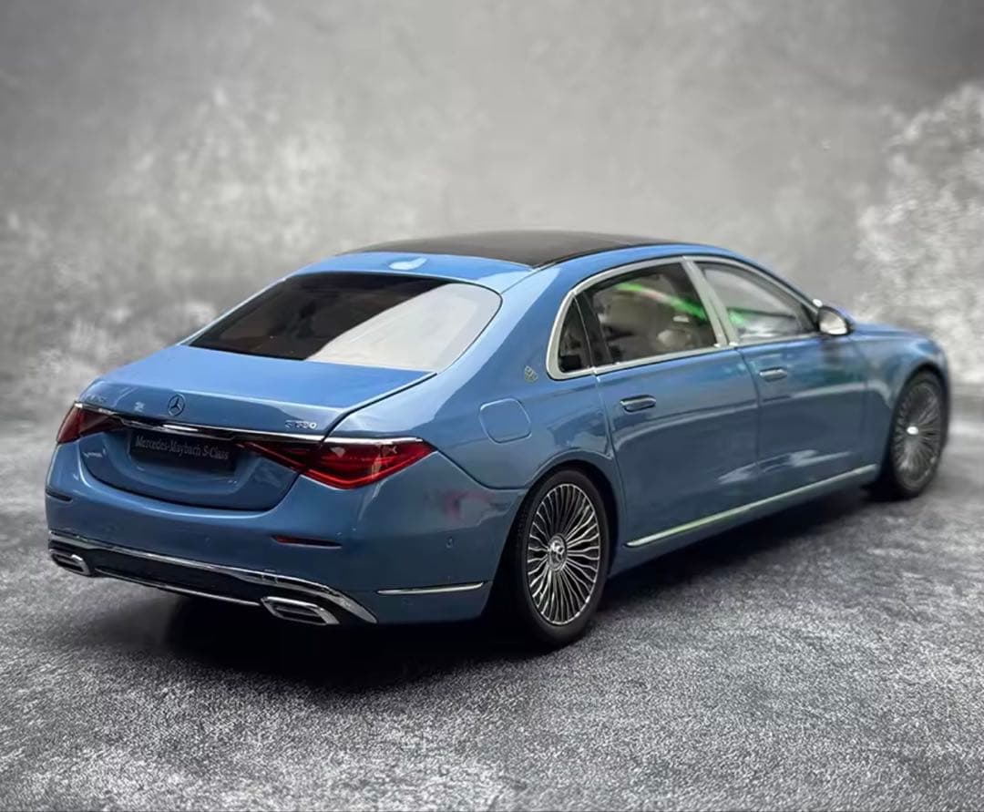 Mercedes-Maybach S-class 1/18スケールモデルミニカー