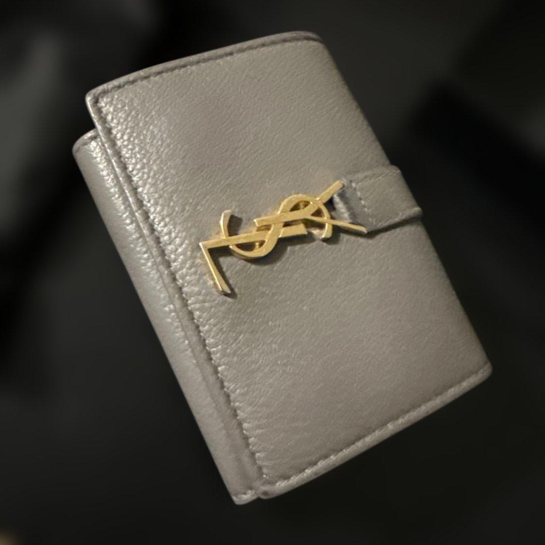 ゆうこりん YSL グレー 三つ折り財布