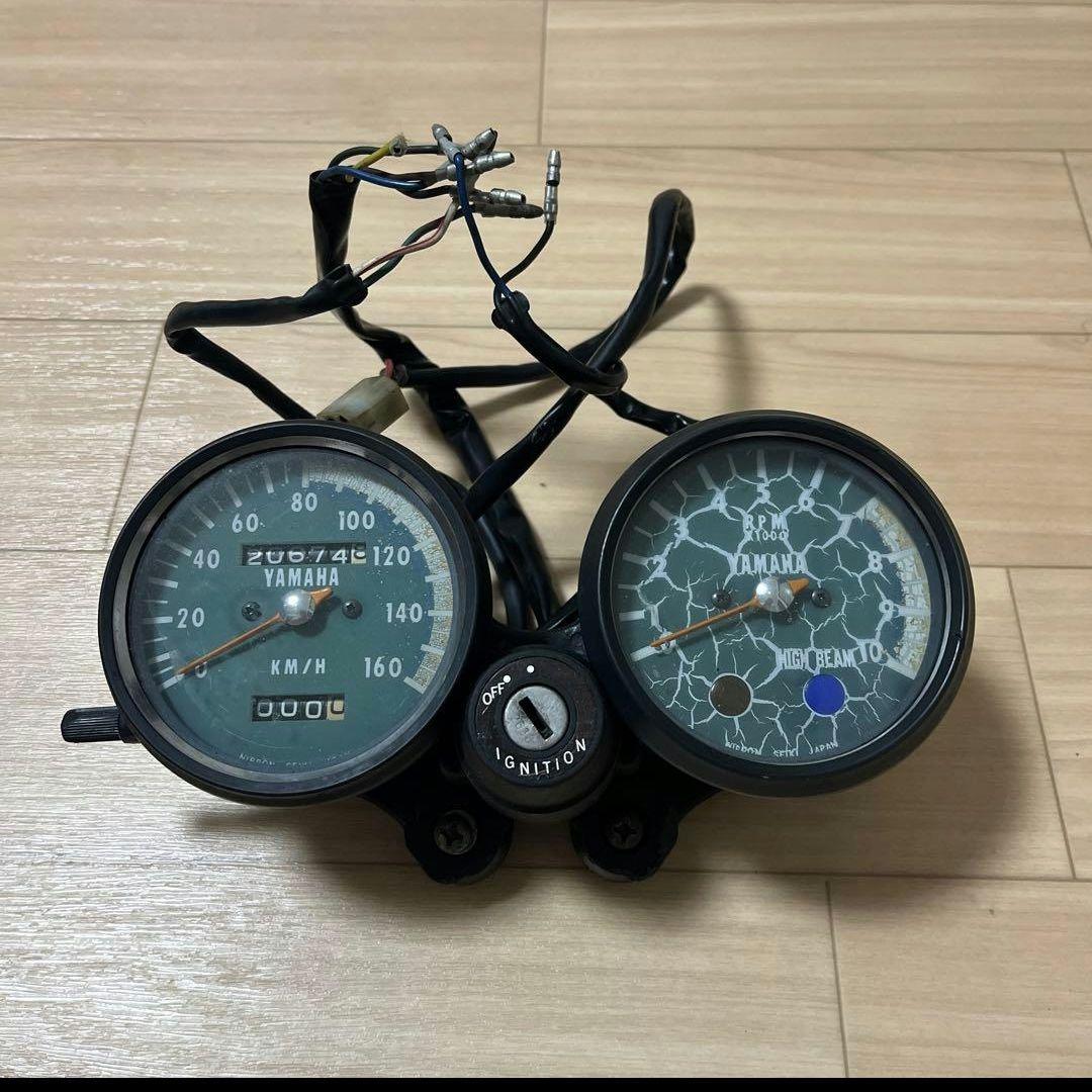 DT250 スピードメーター　タコメーター　イグニッション　ステー　セット