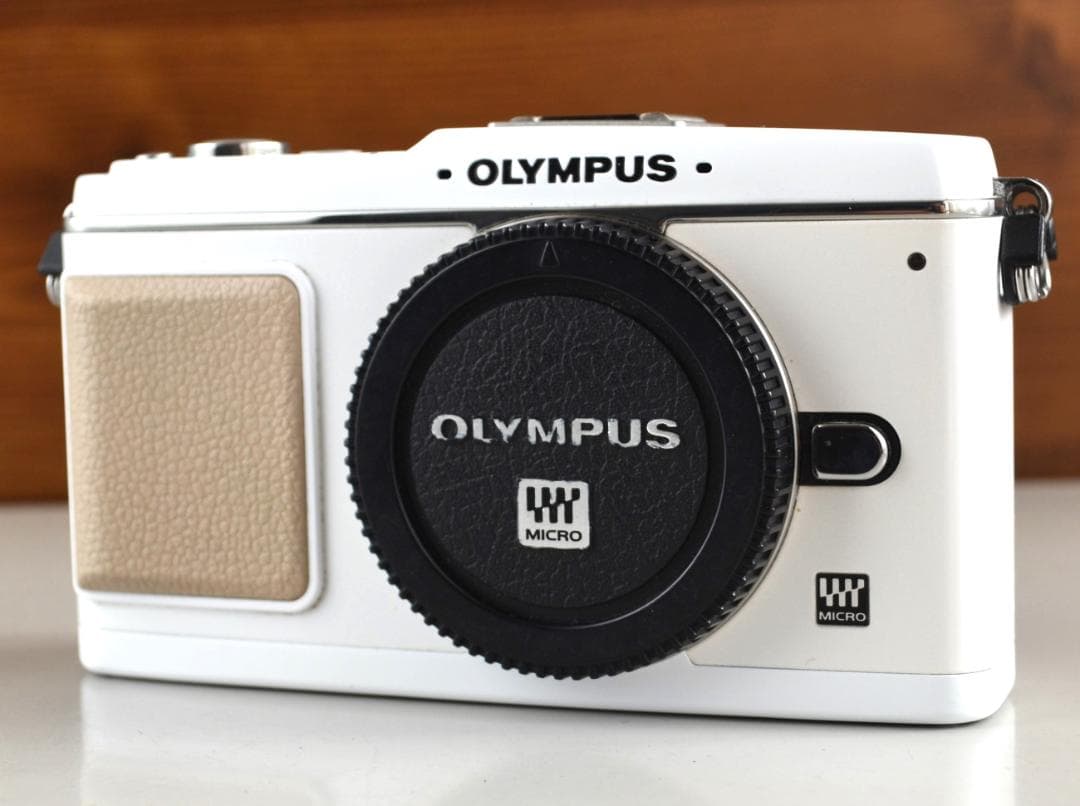 スマホ転送 OLYMPUS オリンパス PEN E-P1 レンズ付キットホワイト