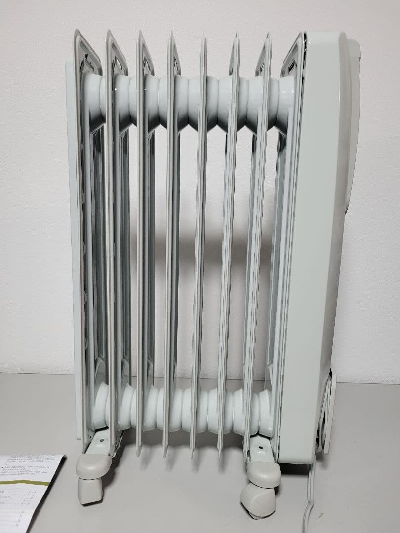 美品　De'Longhi (デロンギ) オイルヒーター KHD410812-GC