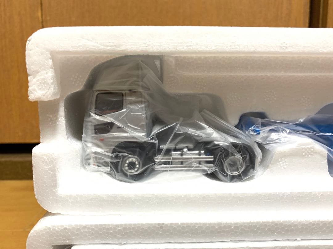 トミカ リミテッド ヴィンテージ ネオ　日野 プロフィア 海上コンテナトレーラー