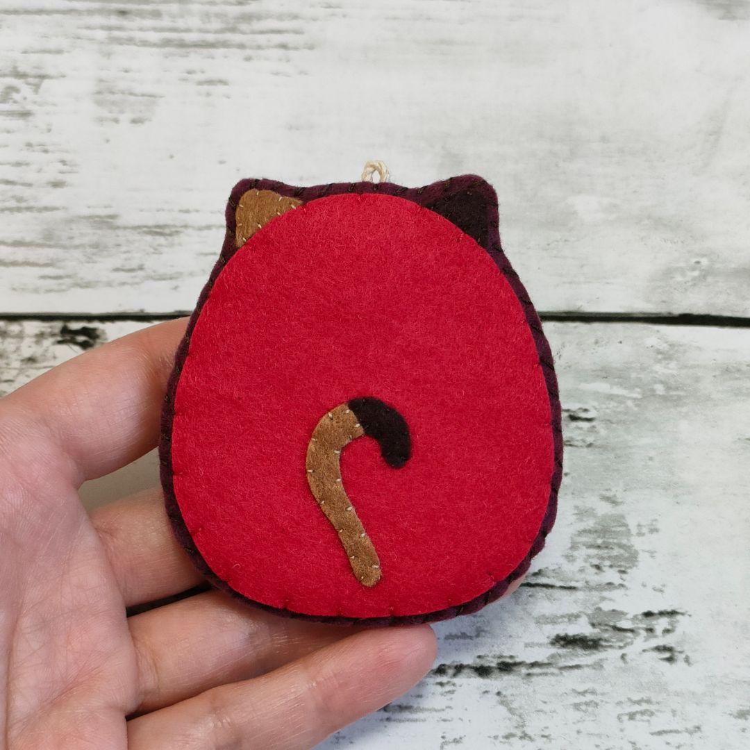 ★MARI★カラフルねこ(猫(焦げ茶×茶)×午年(白))　キーホルダー