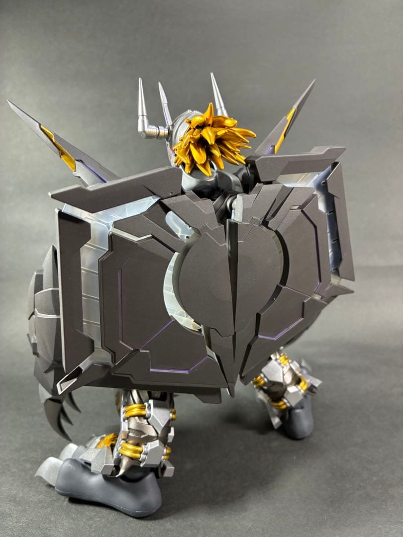 バンダイ　ブラックウォーグレイモン塗装済み完成品
