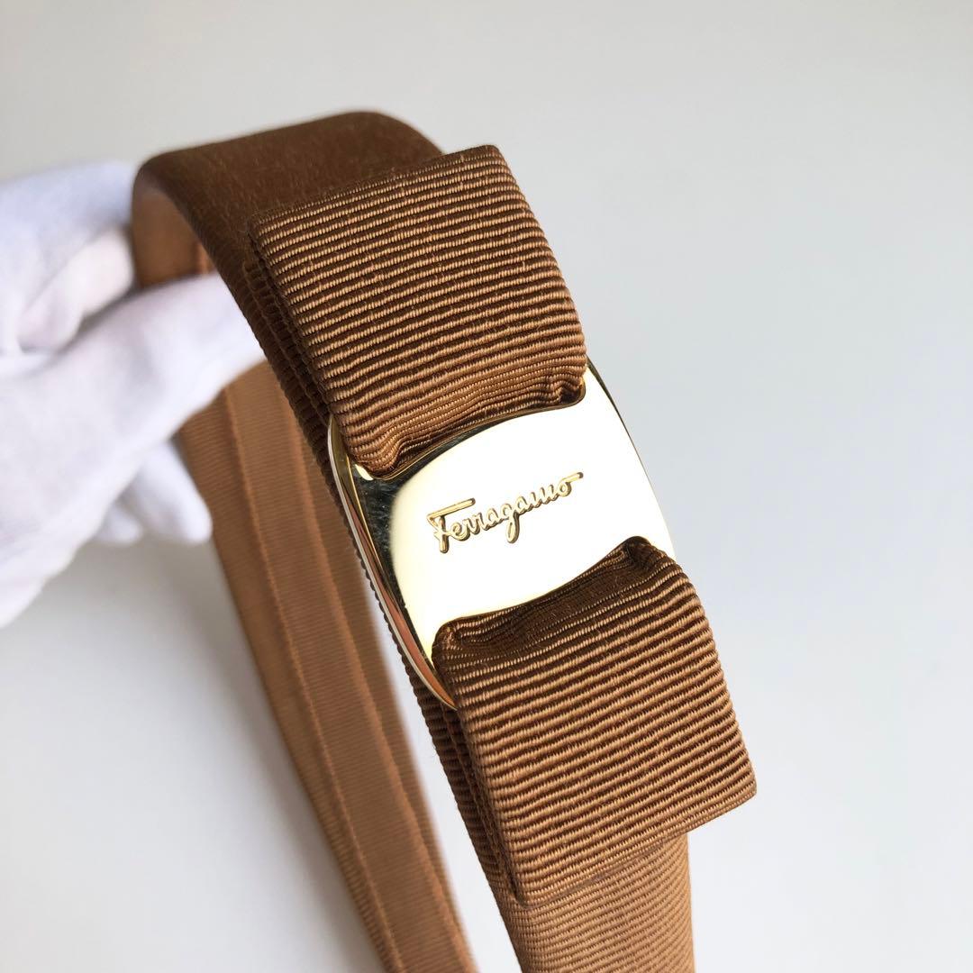 極美品✨フェラガモ ferragamo カチューシャ ヴァラリボン　ブラウン