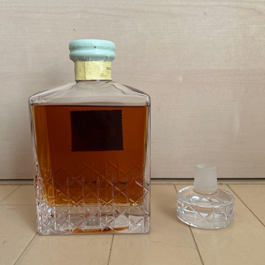 古酒　サントリー　ウイスキー インペリアル 未開封　クリスタルグラスの替え栓付き