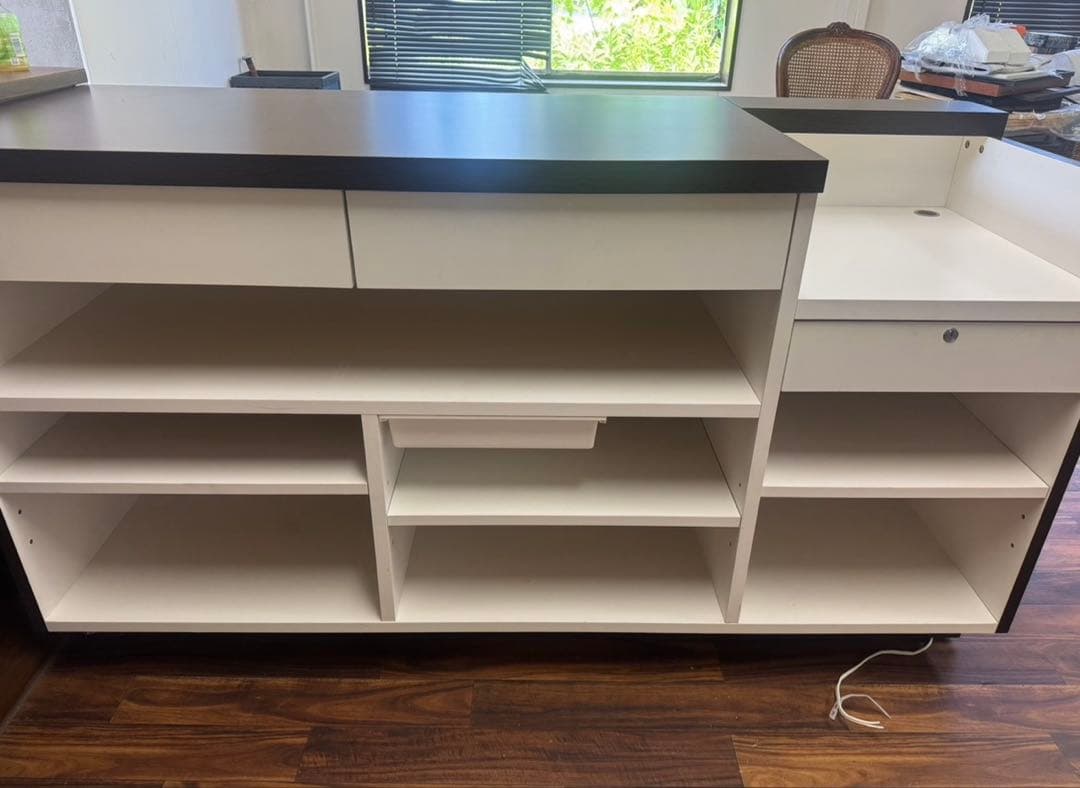 定価20万 美品 木製レジカウンター 可動棚付 店舗什器