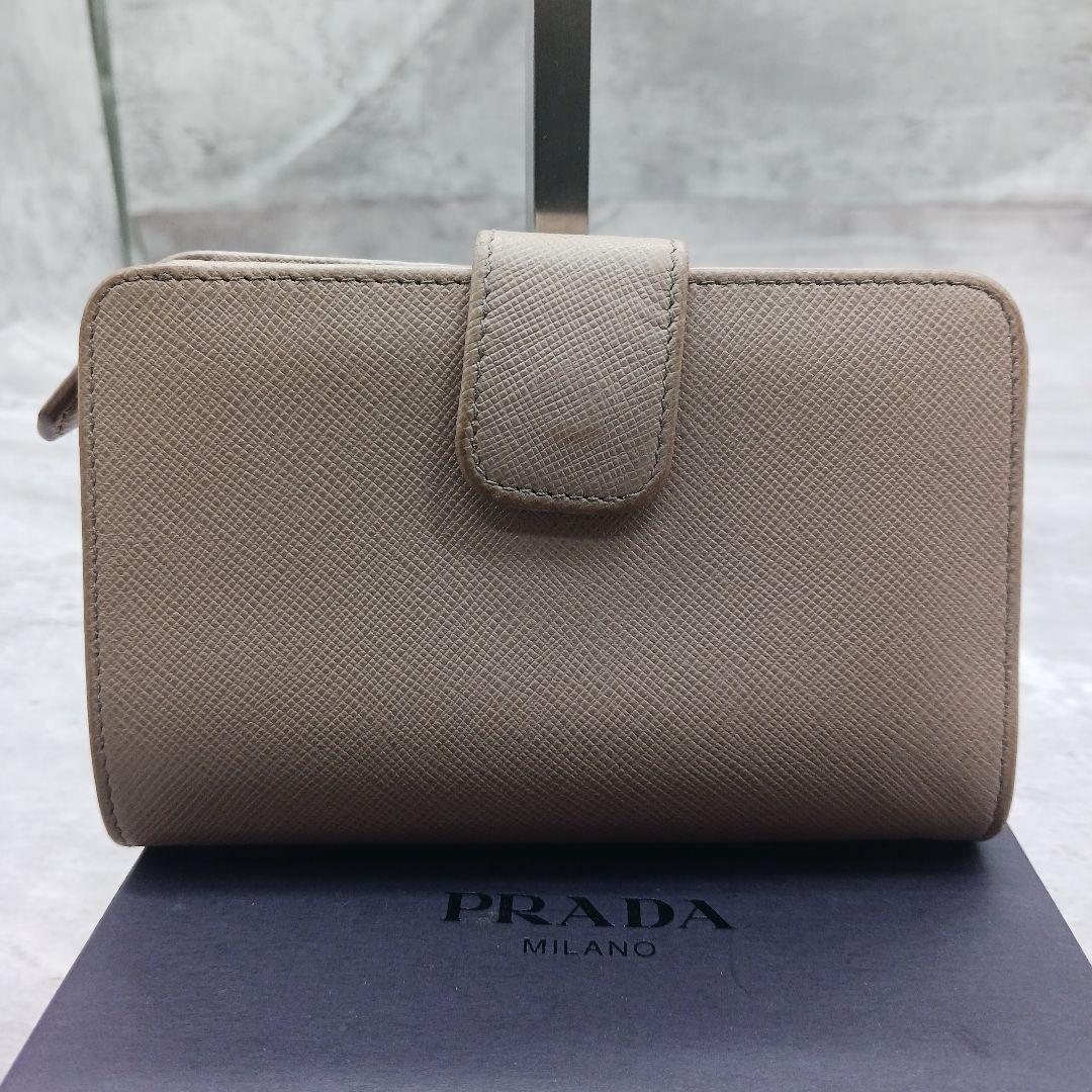 ✨美品✨ プラダ 二つ折り財布 ベージュ サフィアーノ