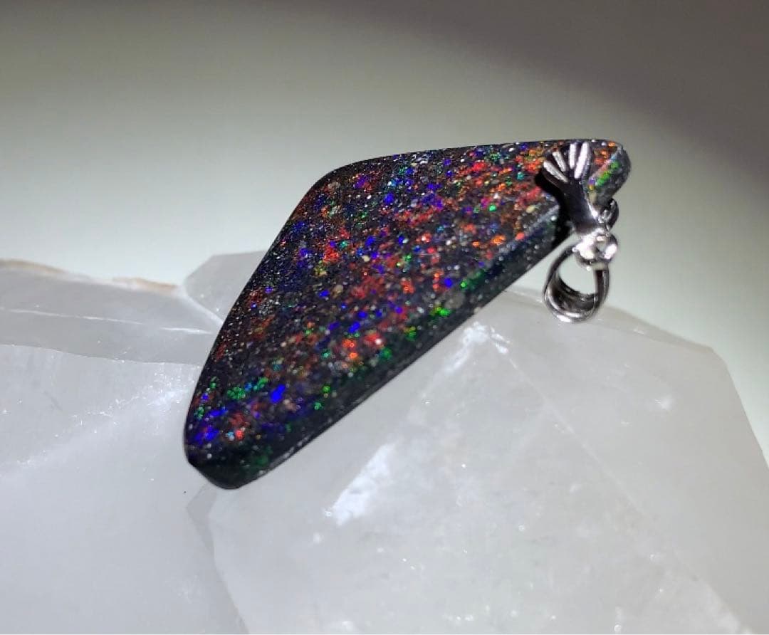 ★ジャスパー★ ★激レア★ ブラックマトリックスオパール　ペンダントトップ