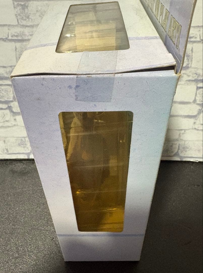 ドラゴンクエスト8 ゼシカ　プレイアーツ　フィギュア　新品未開封