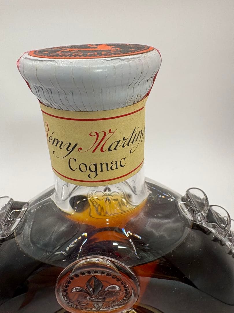 古酒　未開封　コニャック　ルイ13世　八角　箱　バカラ　栓　冊子　30年以上保管