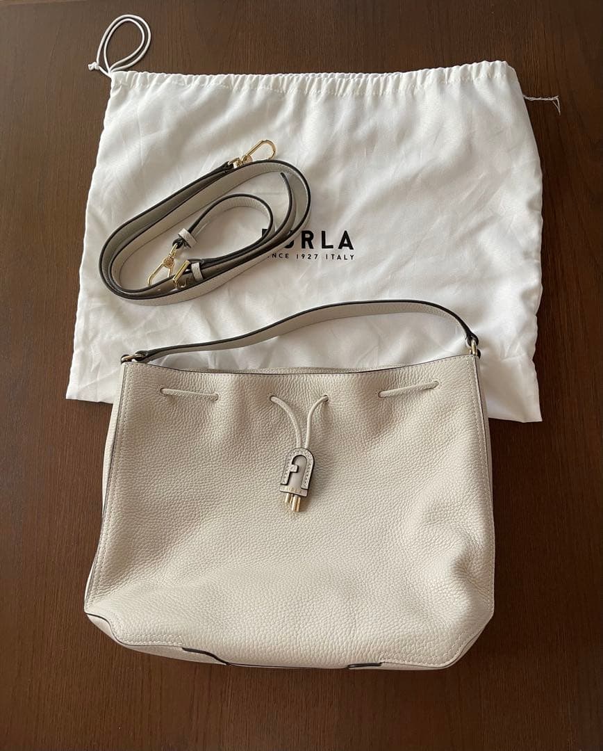 FURLAフルラ アテナ巾着ショルダーバッグ