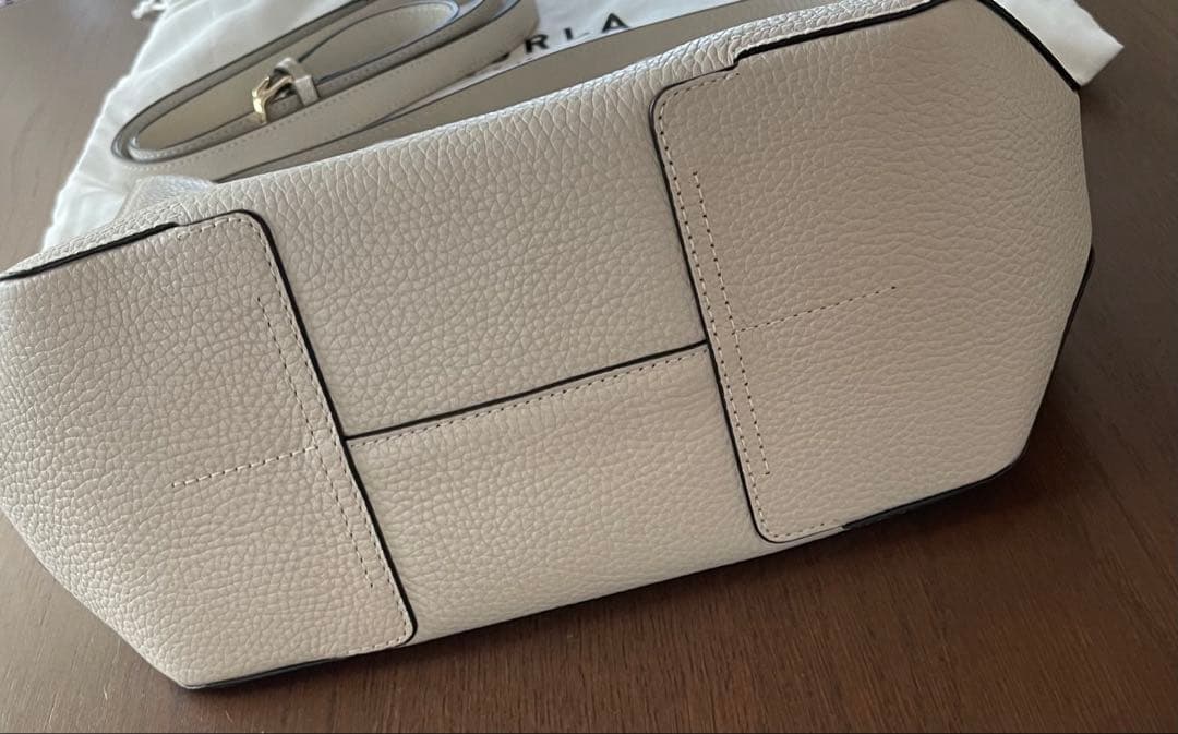 FURLAフルラ アテナ巾着ショルダーバッグ