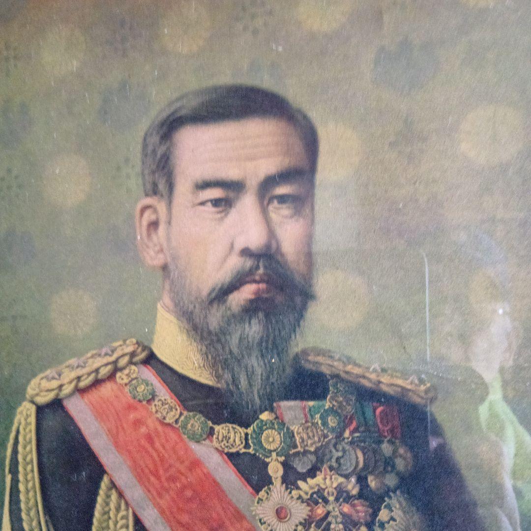 明治天皇の額装　軍服写真