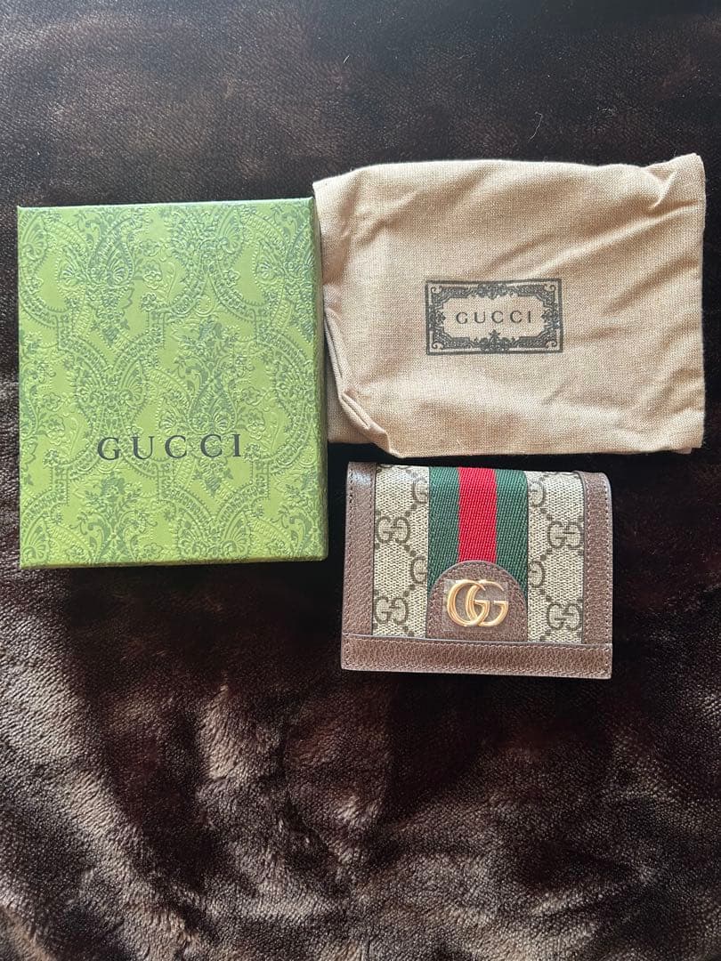 GUCCI GGキャンバス 二つ折り財布