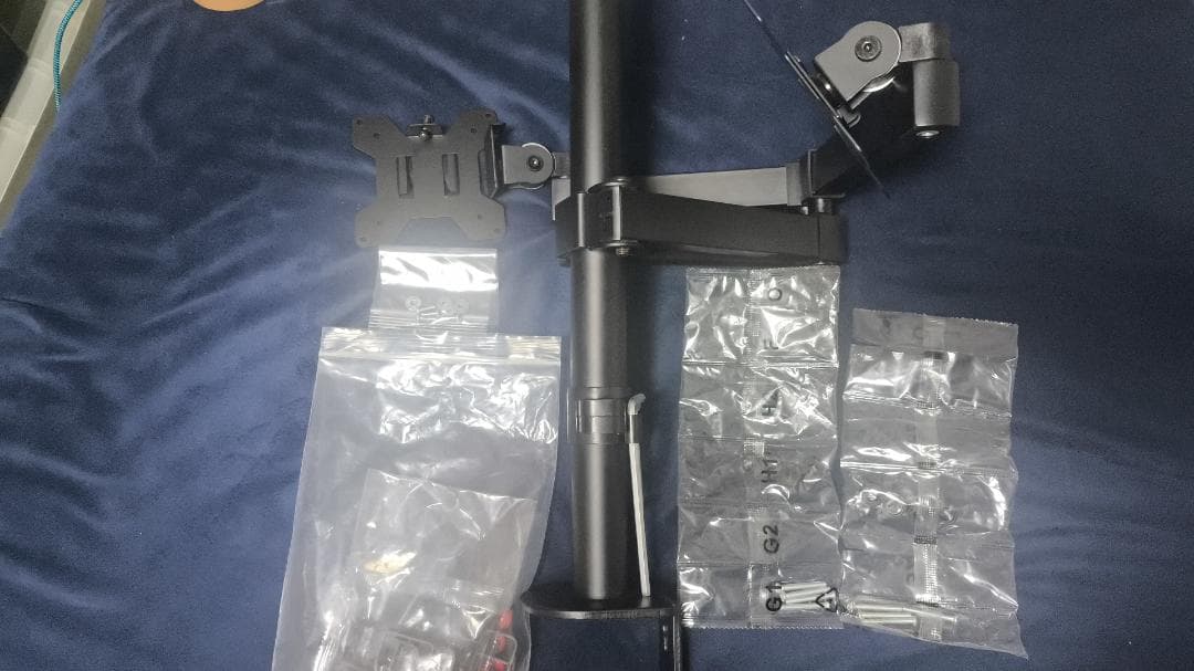 I-ODATA 27型4K 他モニター１枚・アーム＋補強プレート＋スペーサー付き