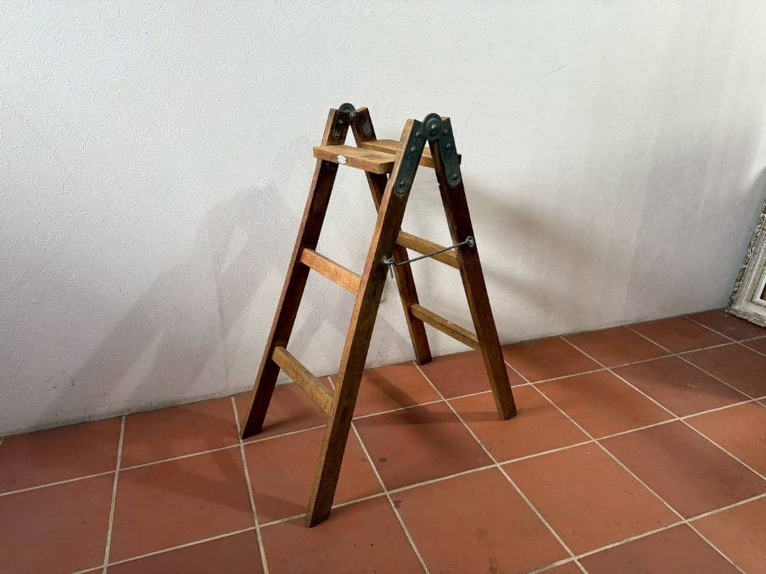 1092 ビンテージ　古い木のステップラダー　脚立　梯子　飾り棚　古家具　レトロ