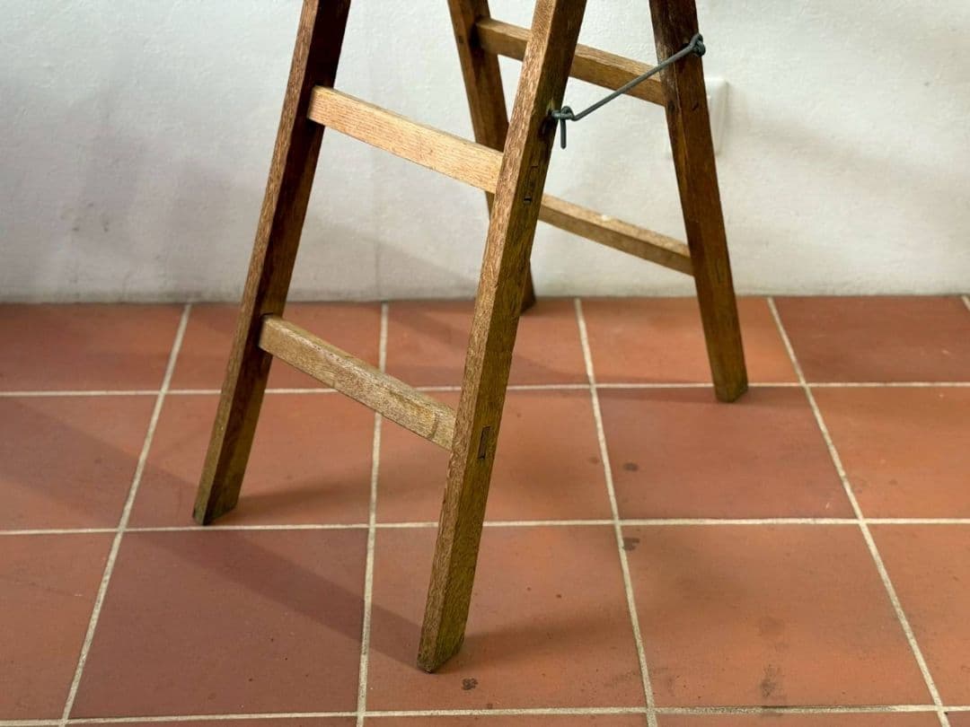 1092 ビンテージ　古い木のステップラダー　脚立　梯子　飾り棚　古家具　レトロ