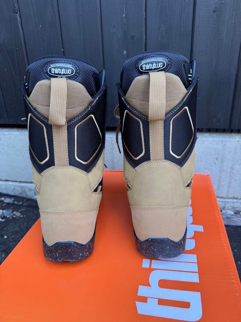 ほぼ新品 thirtytwo スノーボードブーツ JP 32
