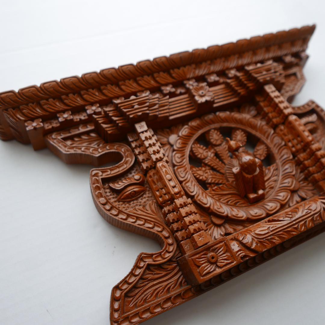 未使用☆ネパール木彫☆孔雀の窓☆ 木製ウィンドウフレーム☆Ankhi Jhyal