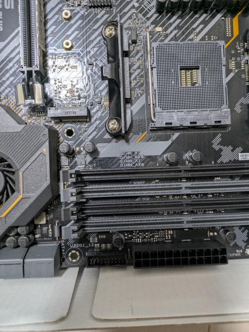 ASUS TUF GAMING X570-PLUS マザーボード