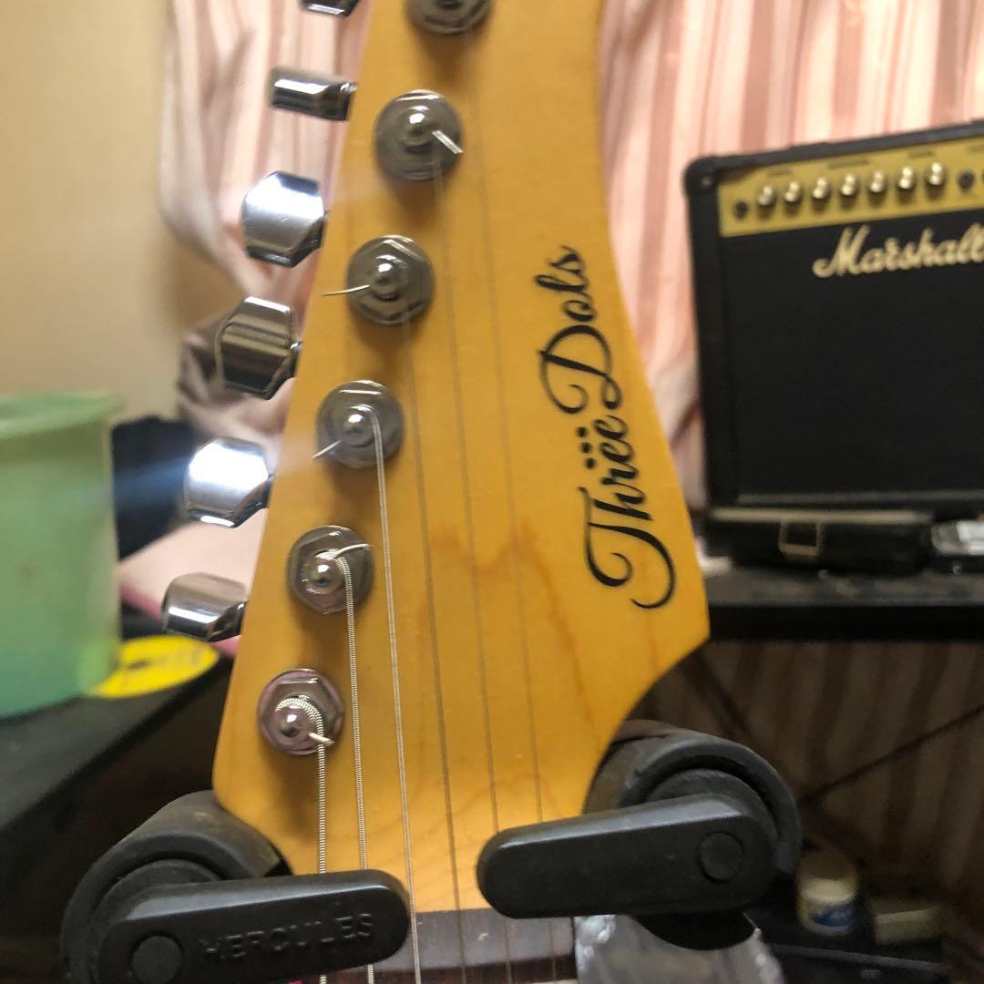 freeThree Dots Model/S ホワイトエレキギター