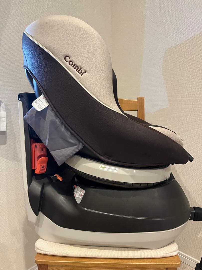 Combi チャイルドシート ネルームlite ef