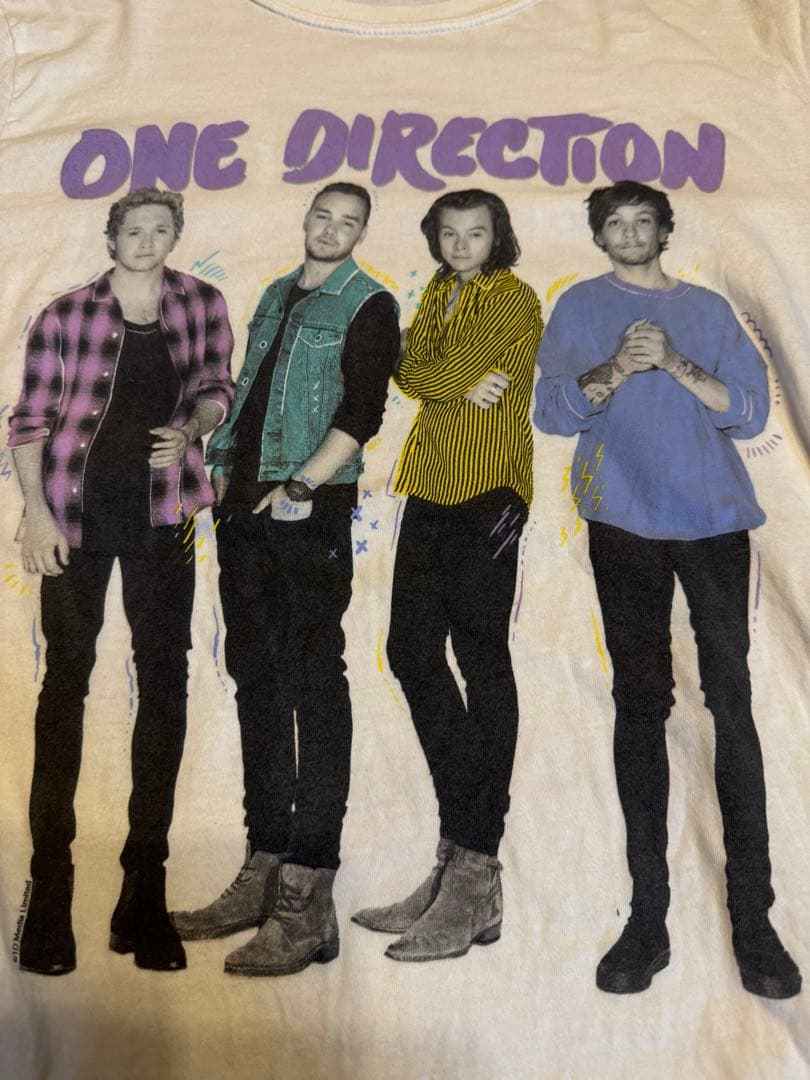 ワンダイレクションGILDAN白正規オリジナルツアーT、Mコピーライト入り