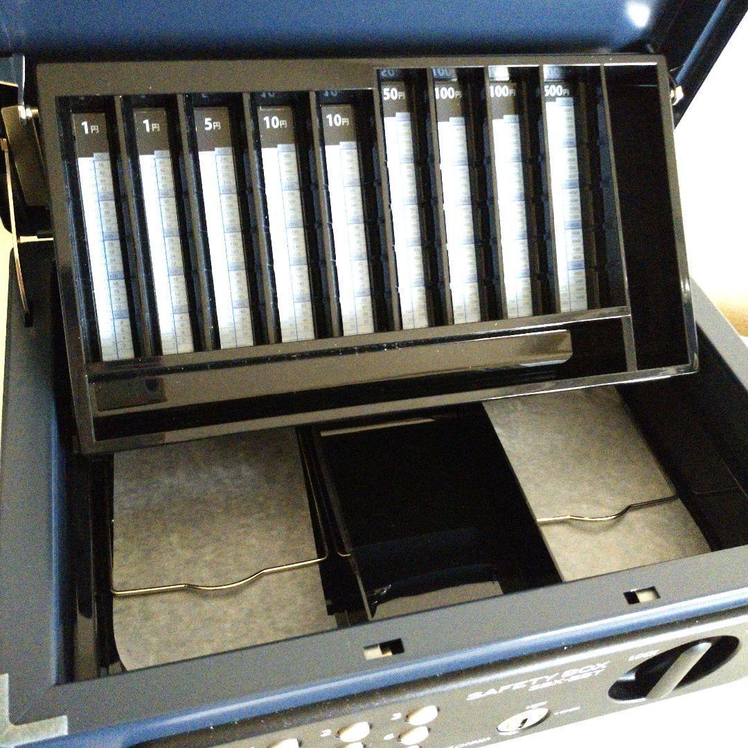 手提げ金庫 アイリスオーヤマ テンキー式電子ロック＆シリンダー錠 SBX-B5