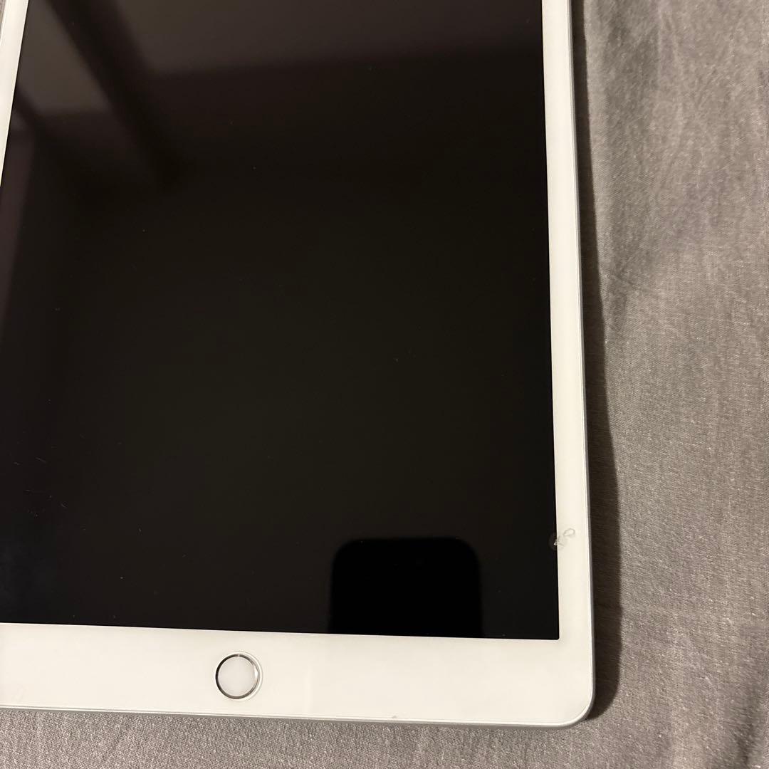 Apple iPad 第七世代　シルバー