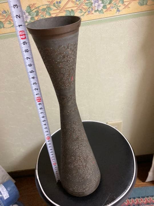 中国美術　古銅製　骨董品　中国花瓶　　　鉄製手彫り花瓶　壺　アンティーク