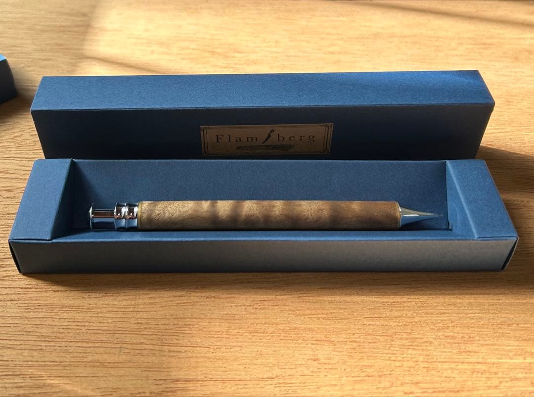 【値下げ】Flamberg シャープペンシル 芯ケース　ツイスト消しゴム