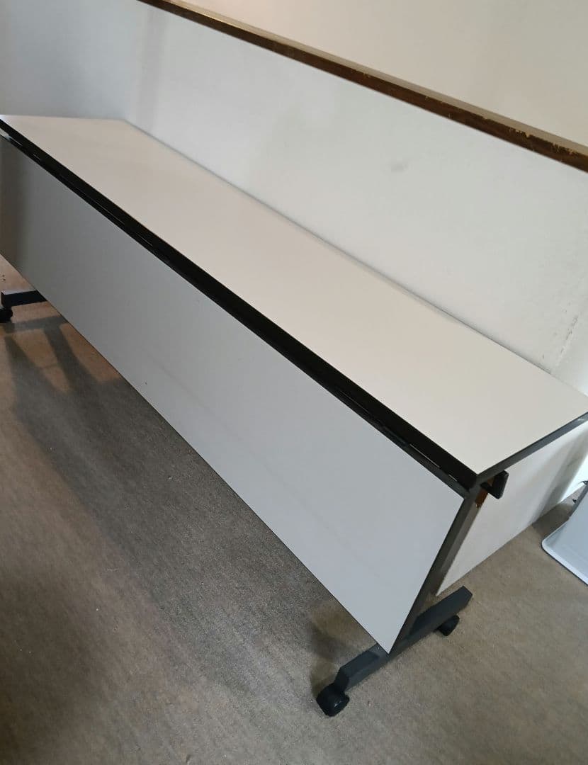 ♥KOKUYOコクヨ　オフィス会議テーブル　幕板付　W1800ホワイト　美品