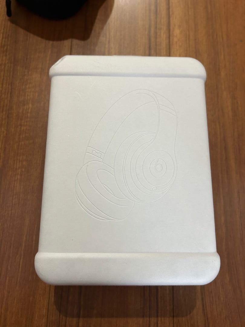 Beats Studio Pro サンドストーン 保証付き　美品