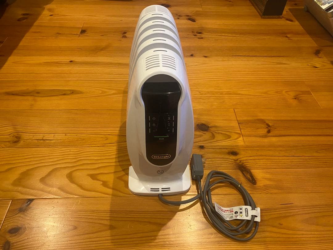 De'Longhi ミニオイルヒーター NJ0505E