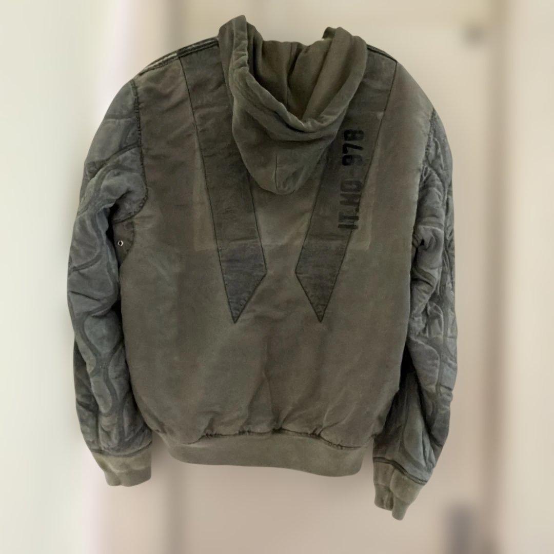 ディーゼルブルゾン　カーキ色